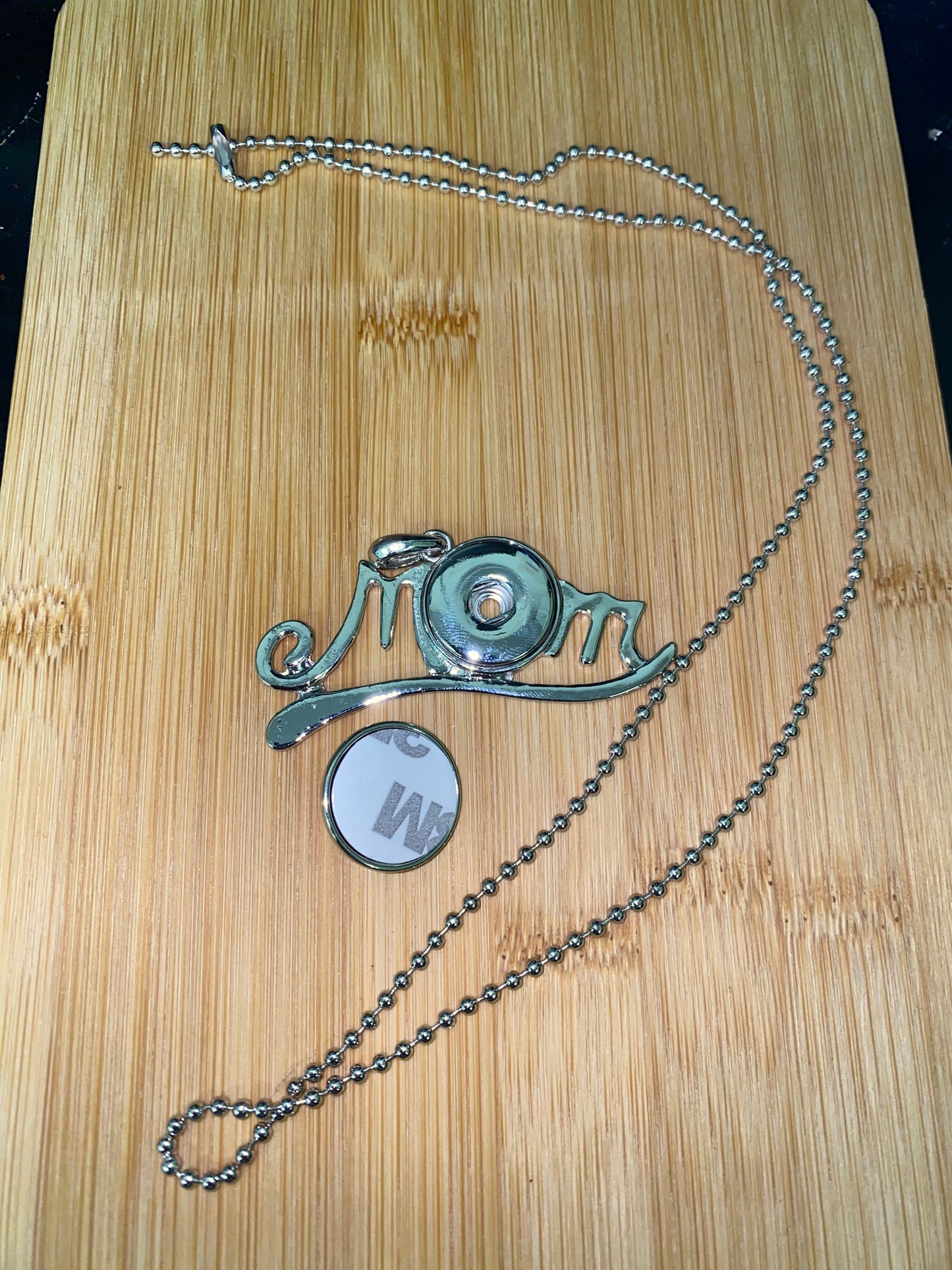 “Mom” Button Necklace